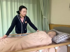 <b>91岁奶奶住进西安这家养老院一年，与护理员只分开2天就......</b>